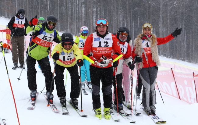 В Буковеле узнали, кто из украинских звезд лучше катается на лыжах