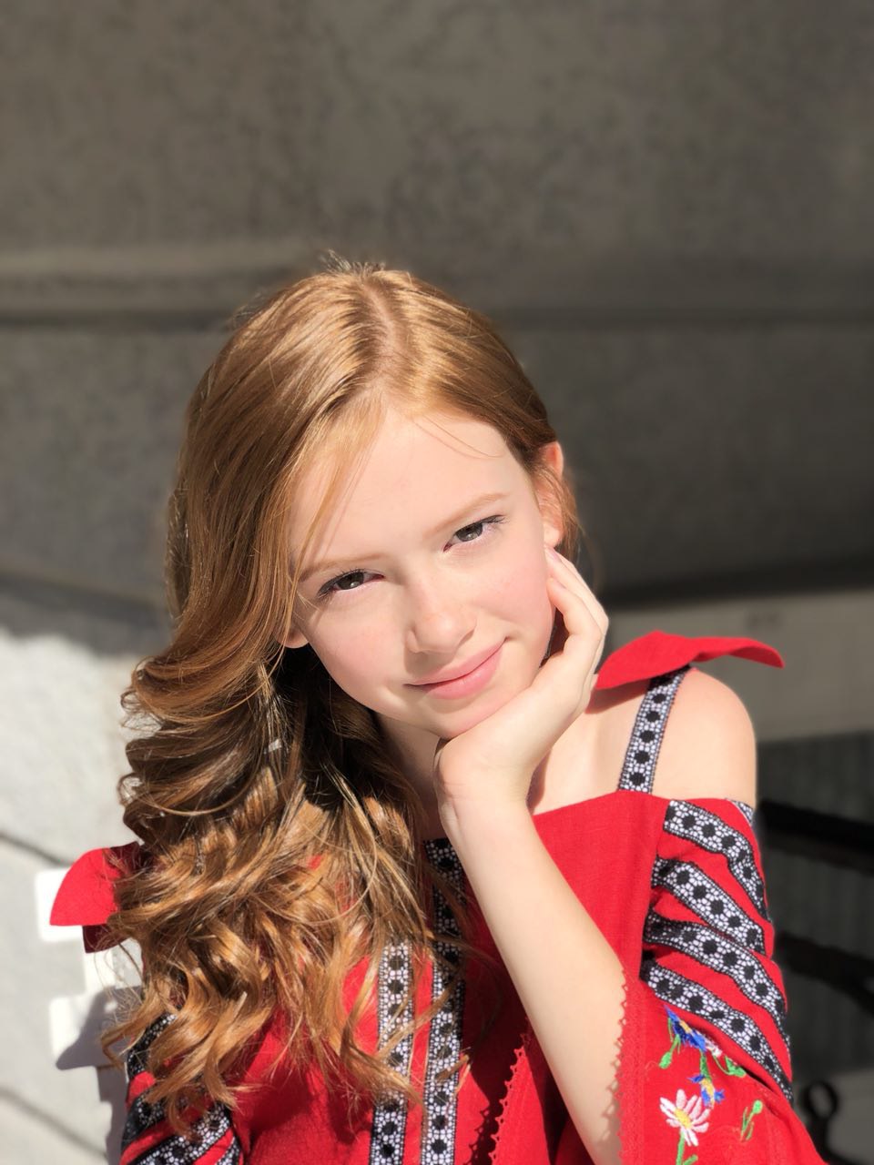 "In Love With Kyiv": юная украинка записала неофициальный гимн финала Лиги чемпионов