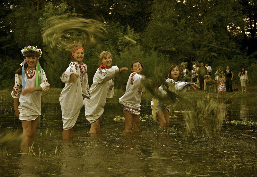 Гадание на Ивана Купала на венках