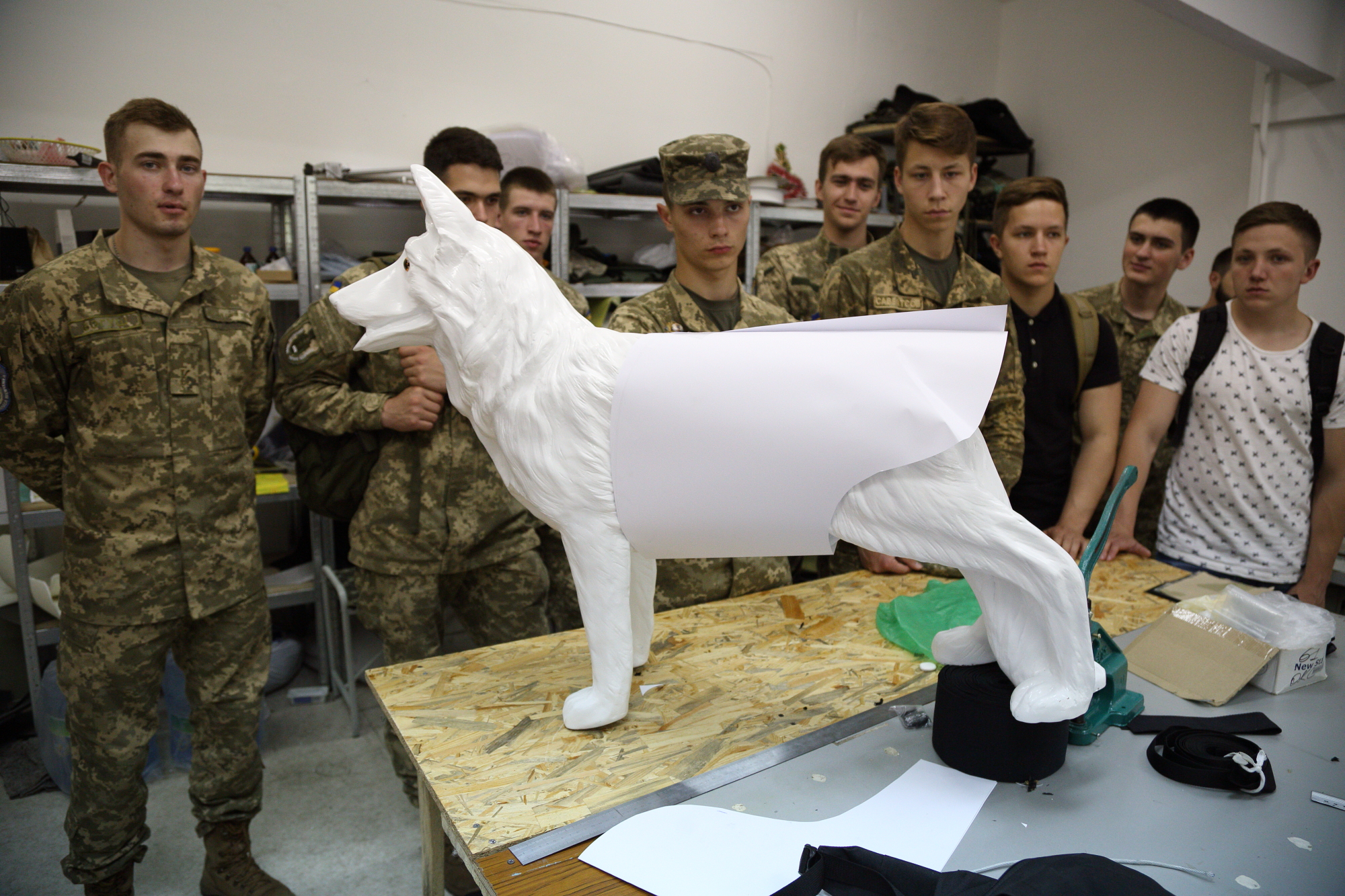 Хочешь мира - готовься к войне: как производят бронежилеты для украинских бойцов