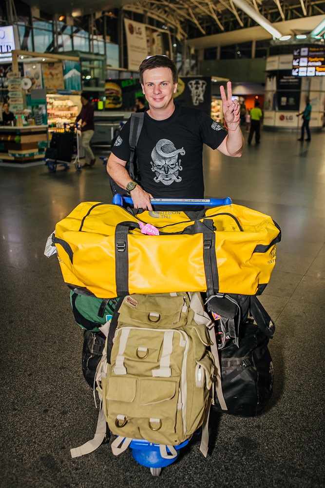 Дмитро Комаров вирушив підкорювати нову країну: що відомо про поїздку