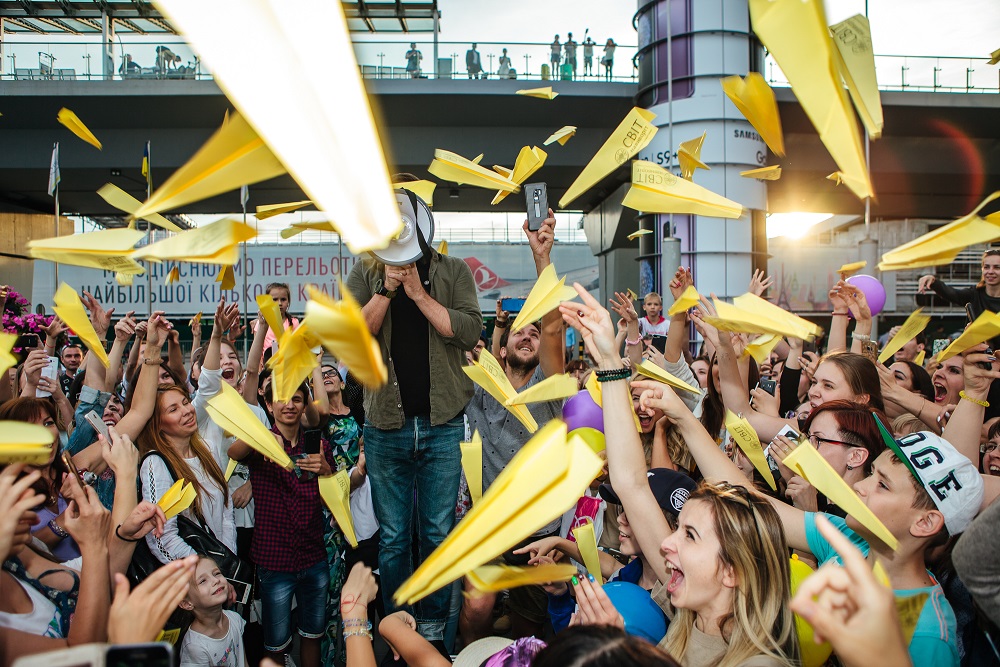 Дмитрий Комаров отправился покорять новую страну: что известно о поездке