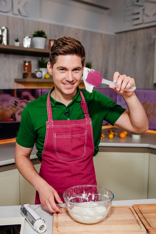 "Первый блин комом": ведущий Владимир Остапчук рассказал, как начал готовить