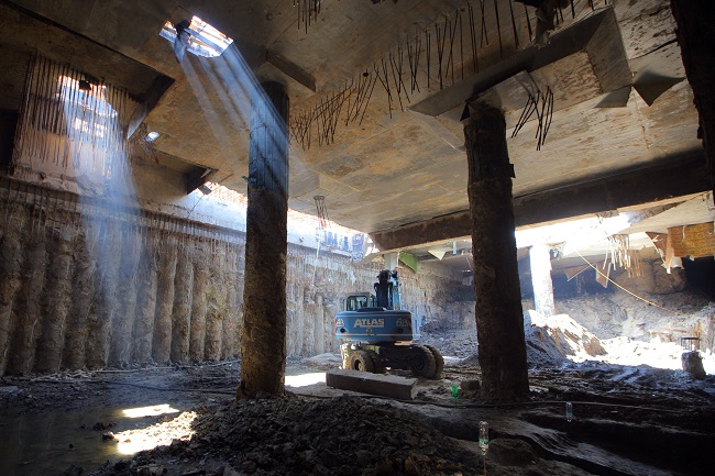 Археологические раскопки на Почтовой площади в Киеве