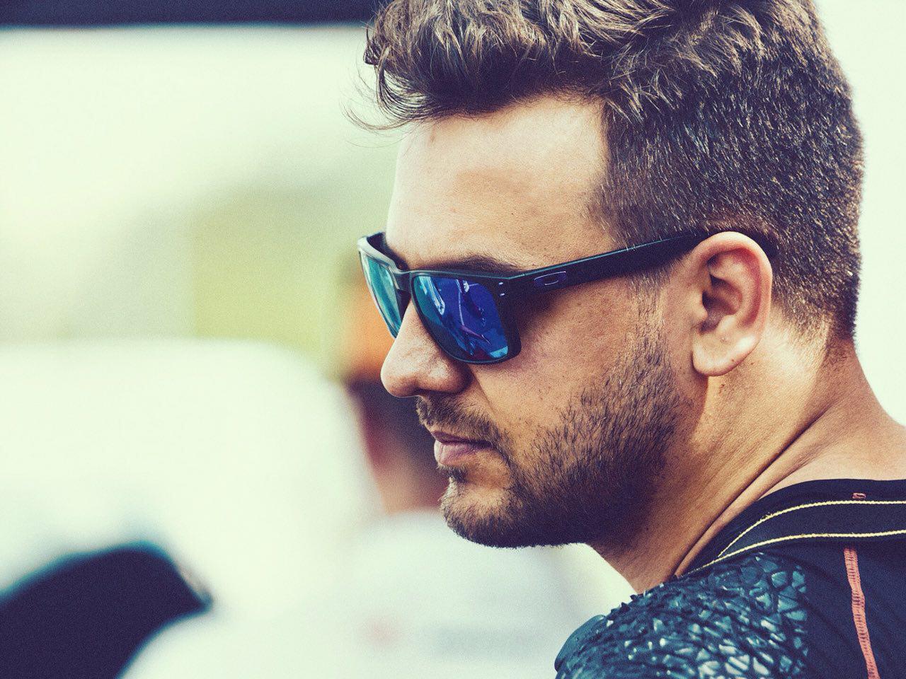 Холостяк 9 сезон: главным героем может стать известный мотогонщик