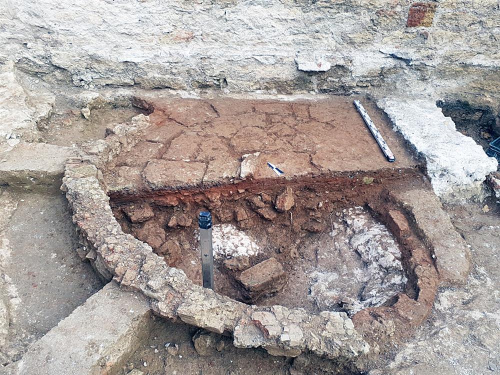 В Крыму археологи обнаружили древнюю керамическую мастерскую: фото с места раскопок