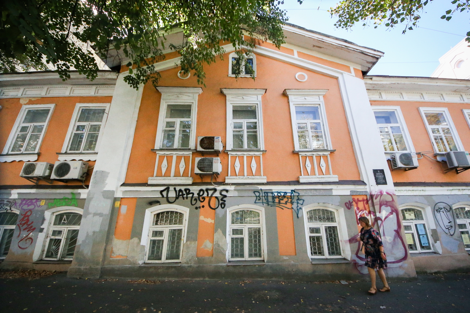 Улица Ярославов Вал, 27 – Дом с хлебной лавкой