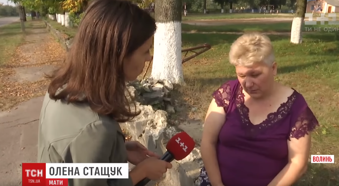 "Таких надо увольнять": на Волыни учитель из-за денег посадила школьника за ненужную старую парту