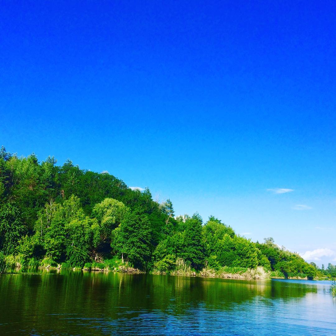 Не тільки Синевир: мальовничі водойми для затишного сімейного відпочинку в Україні