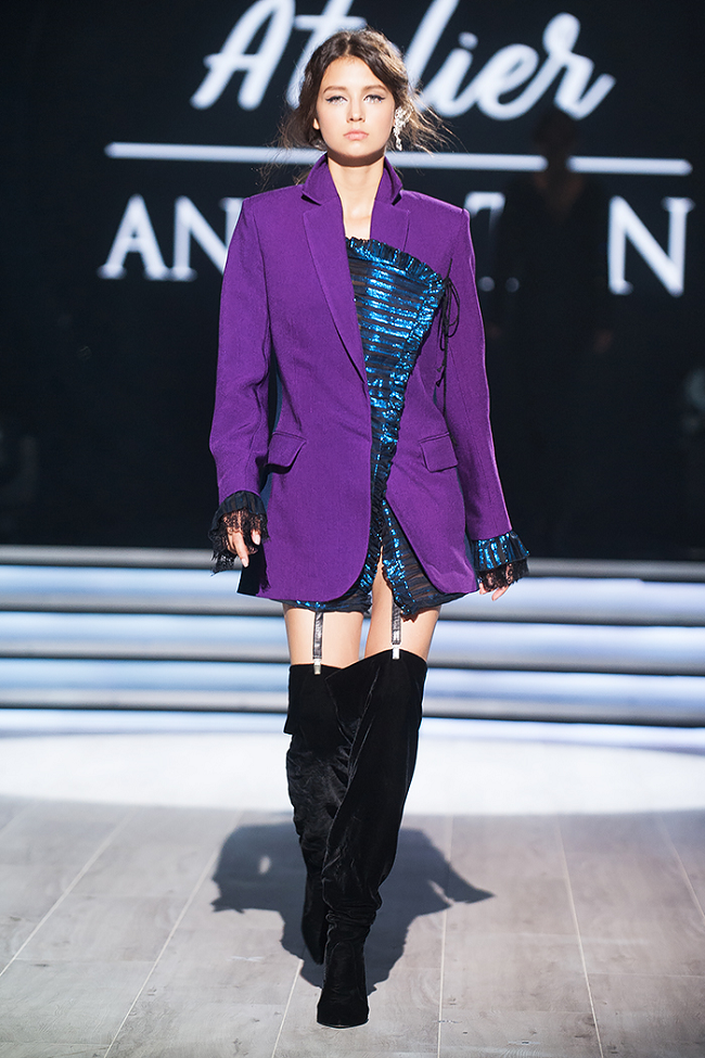 Полина Ткач на показе Андре Тана