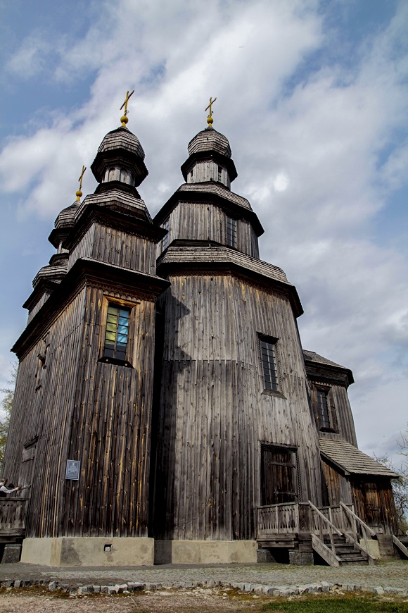 &quot;Україна вражає&quot;: церковь, где снимался &quot;Вий&quot;, поющие сады и самый красивый маяк страны