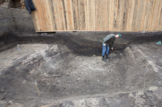 Археологи знайшли в Києві дорогу століття 12