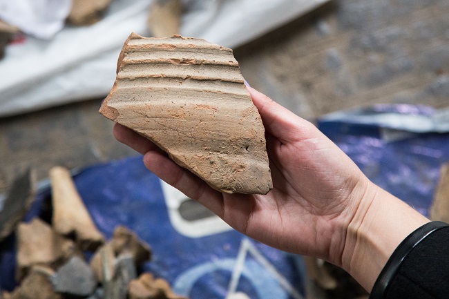 Фрагмент візантійської амфори, в якій перевозилося вино