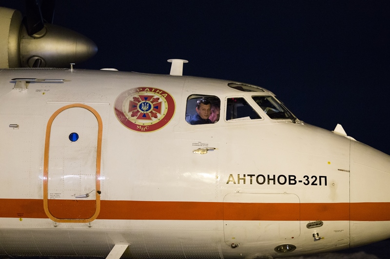 Українські рятувальники повернулися додому після гасіння пожежі в Ізраїлі: фоторепортаж