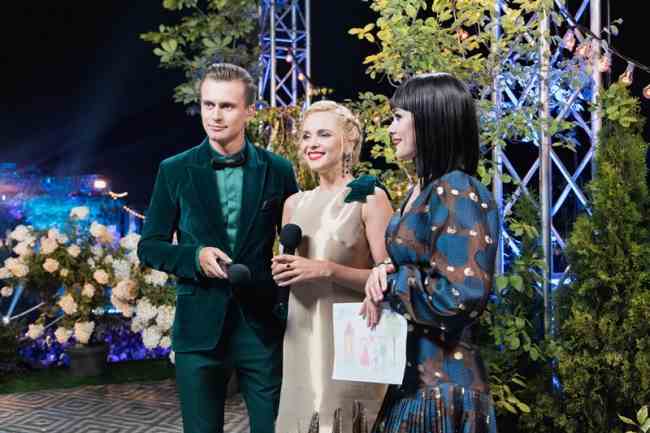 Режисер Олена Коляденко: "Для номера Тіни Кароль ми добирали танцівників у Freedom Ballet і обладнали спеціальний павільйон для репетицій"