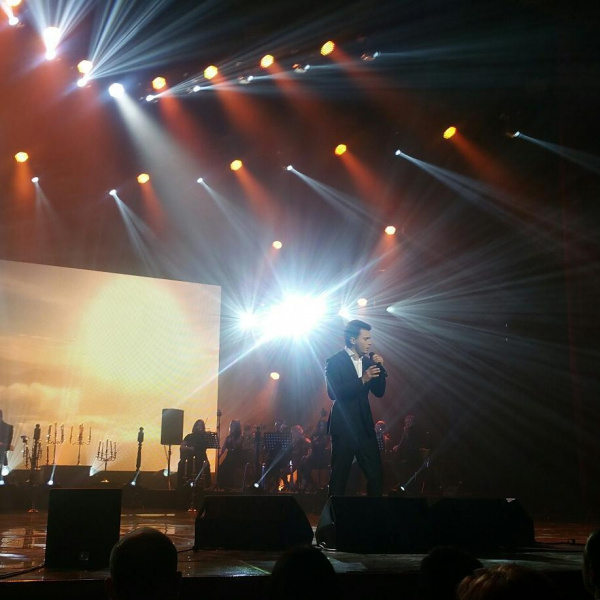 Аплодисменты с первых нот: Влад Сытник дал в Киеве большой сольный концерт