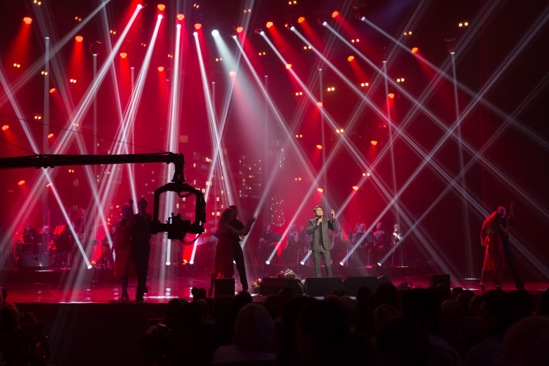 Аплодисменты с первых нот: Влад Сытник дал в Киеве большой сольный концерт