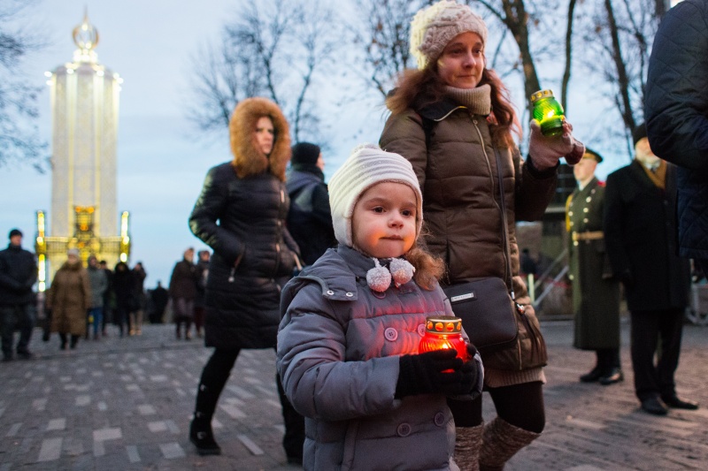 В Киеве почтили память погибших во время Голодомора: фоторепортаж