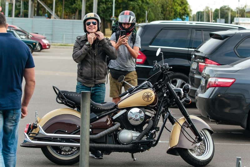 Дмитрий Комаров отправился покорять новую страну: что известно о поездке