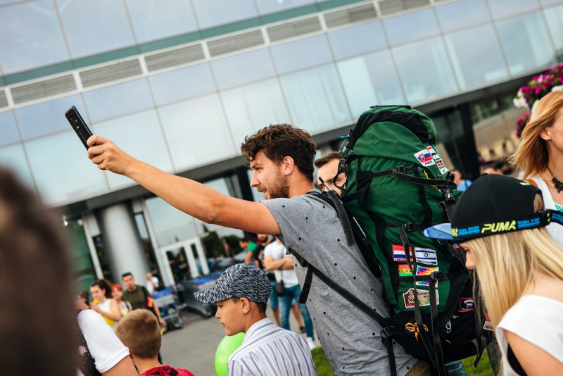 Дмитрий Комаров отправился покорять новую страну: что известно о поездке