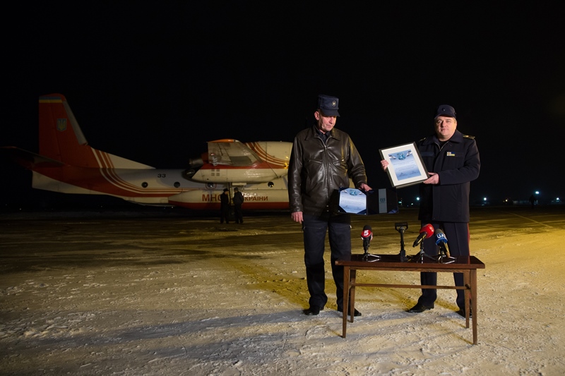 Украинские спасатели вернулись домой после тушения пожаров в Израиле: фоторепортаж