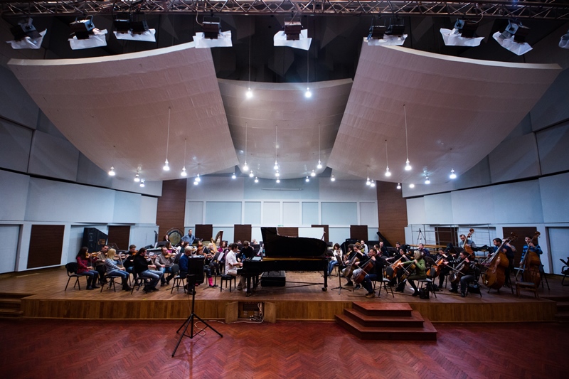 Пианист-виртуоз Хмара готовится к шоу "Колесо жизни" с симфоническим оркестром