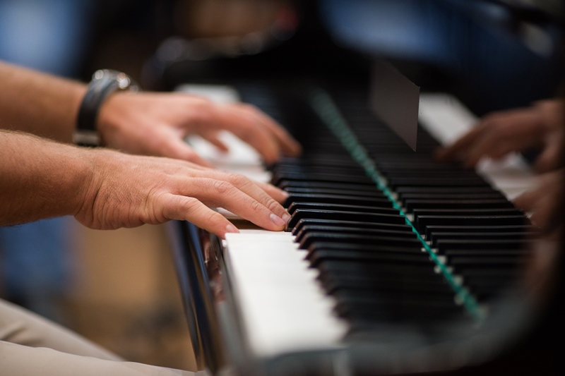 Пианист-виртуоз Хмара готовится к шоу "Колесо жизни" с симфоническим оркестром