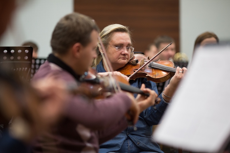 Пианист-виртуоз Хмара готовится к шоу "Колесо жизни" с симфоническим оркестром