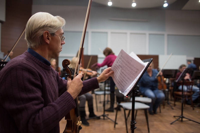 Пианист-виртуоз Хмара готовится к шоу "Колесо жизни" с симфоническим оркестром