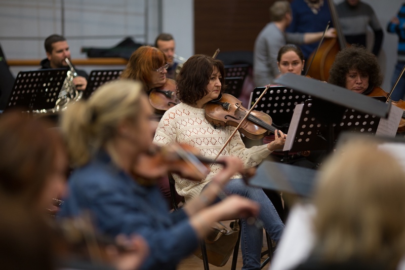 Пианист-виртуоз Хмара готовится к шоу "Колесо жизни" с симфоническим оркестром