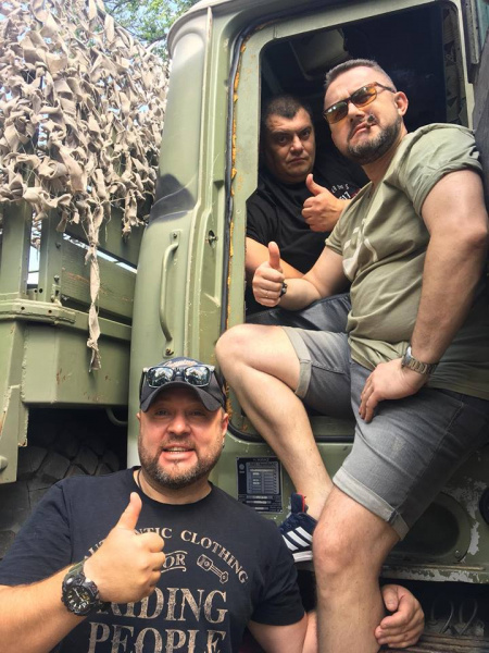 И снова на фронт: &quot;Квартал 95&quot; проведал бойцов на передовой