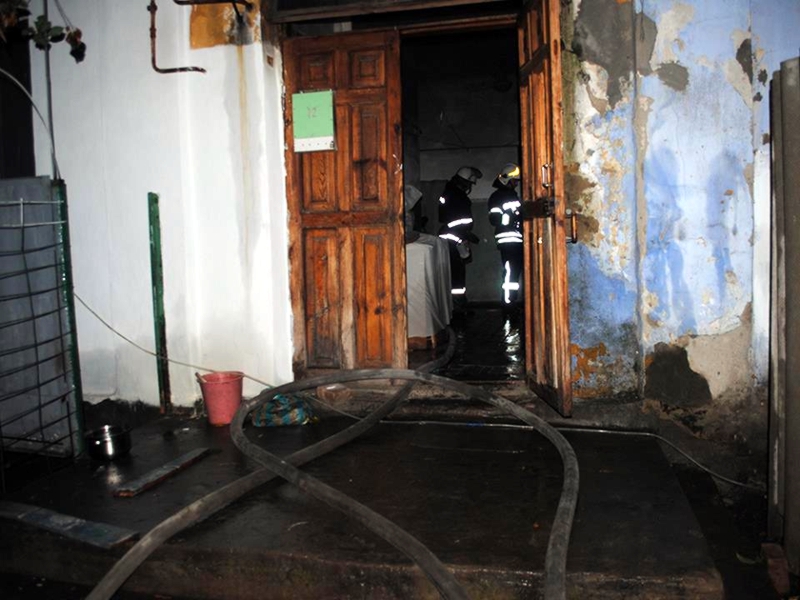 Услышал отчаянные крики: в Николаеве мужчина спас детей из горящего дома