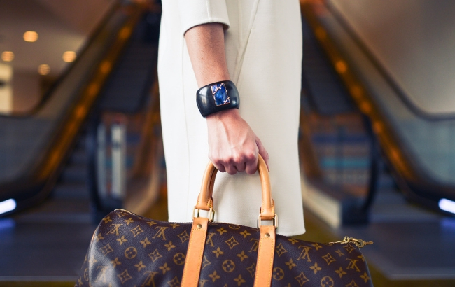 Звинувачує приватну &quot;обмінку&quot;: киянку пограбували на 1,3 млн грн