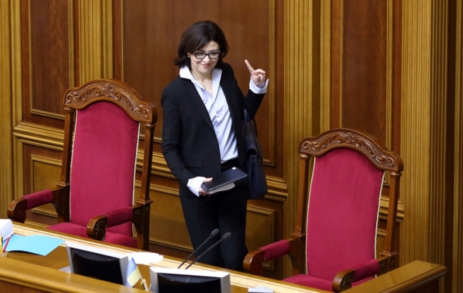 Женщины-нардепы похвастались нарядами на открытии новой сессии Рады (фото)