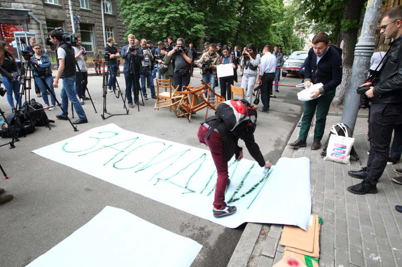 "Хватит сидеть": в Киеве прошла акция в поддержку Сенцова (яркий фоторепортаж)