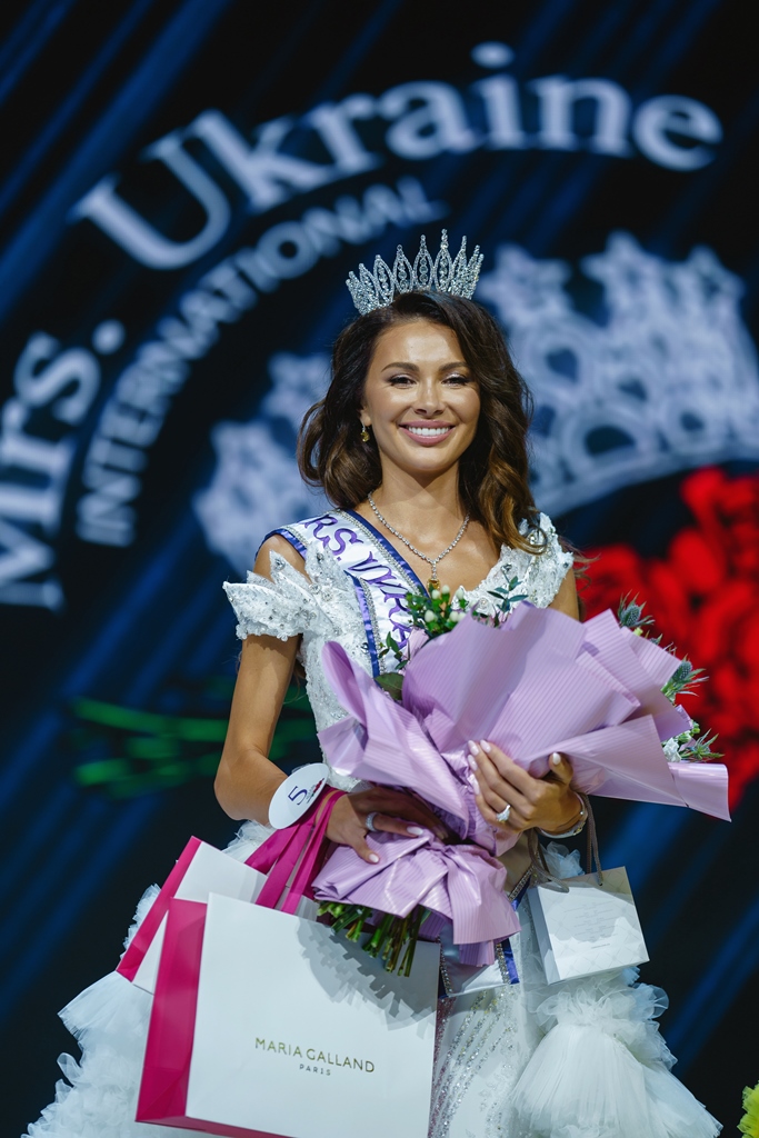 Фото красавицы, которая представит Украину на Mrs. International 2021: она - многодетная мама