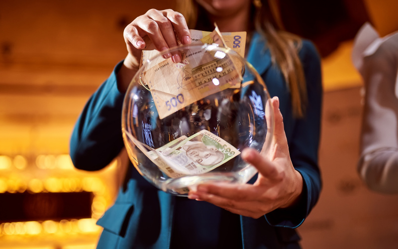 Участницы &quot;Mrs. Ukraine World 2018&quot; провели благотворительный аукцион (фото)