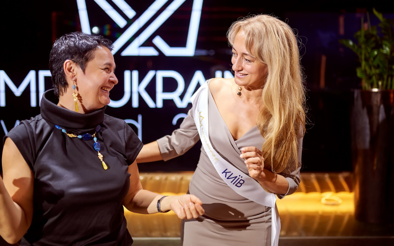 Участницы &quot;Mrs. Ukraine World 2018&quot; провели благотворительный аукцион (фото)
