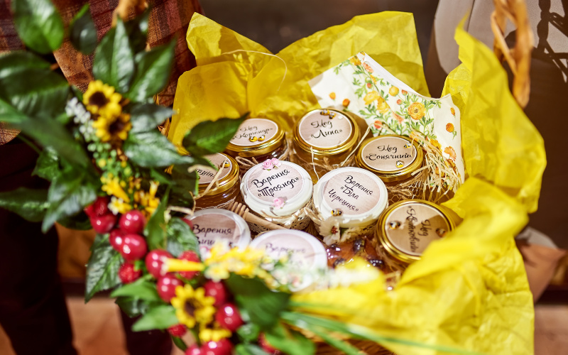 Участницы &quot;Mrs. Ukraine World 2018&quot; провели благотворительный аукцион (фото)