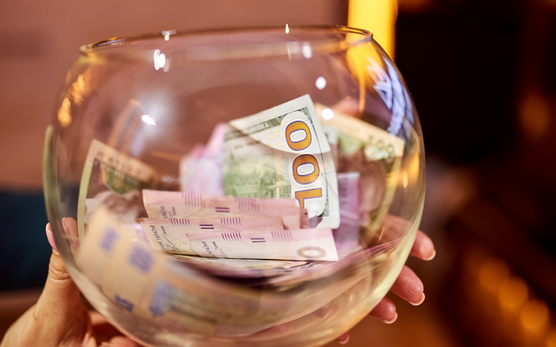 Участницы &quot;Mrs. Ukraine World 2018&quot; провели благотворительный аукцион (фото)