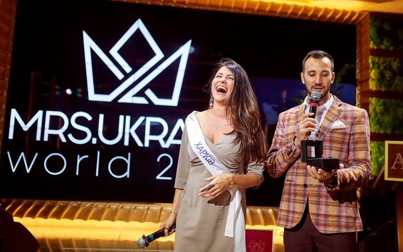 Участницы &quot;Mrs. Ukraine World 2018&quot; провели благотворительный аукцион (фото)