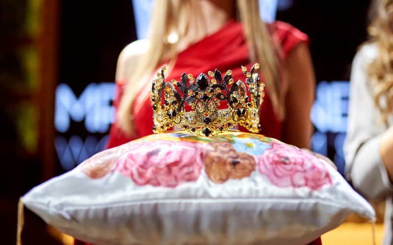 Участницы &quot;Mrs. Ukraine World 2018&quot; провели благотворительный аукцион (фото)