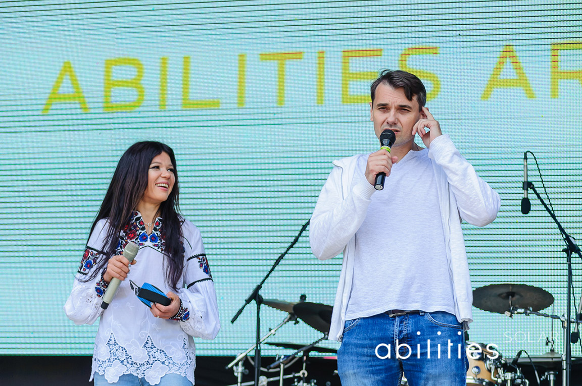 "Человек света": Руслана "зажгла" на фестивале в поддержку солнечной энергии (фото)