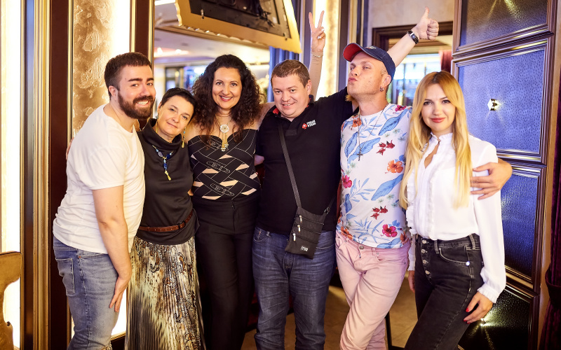 Участницы &quot;Mrs. Ukraine World 2018&quot; провели благотворительный аукцион (фото)