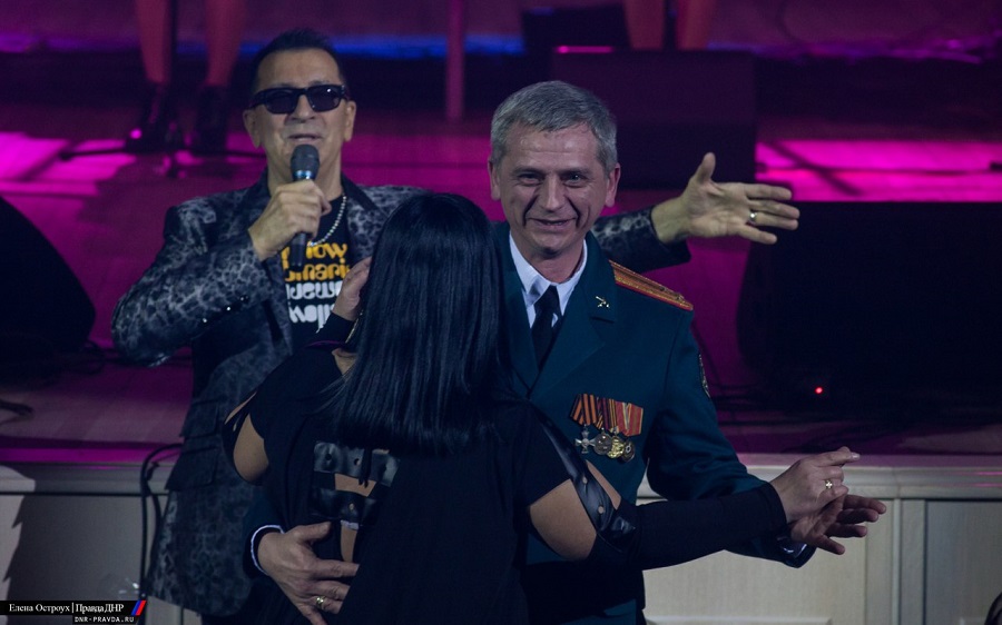 Приехали поздравить террористов: российские звезды "засветились" в "ДНР"