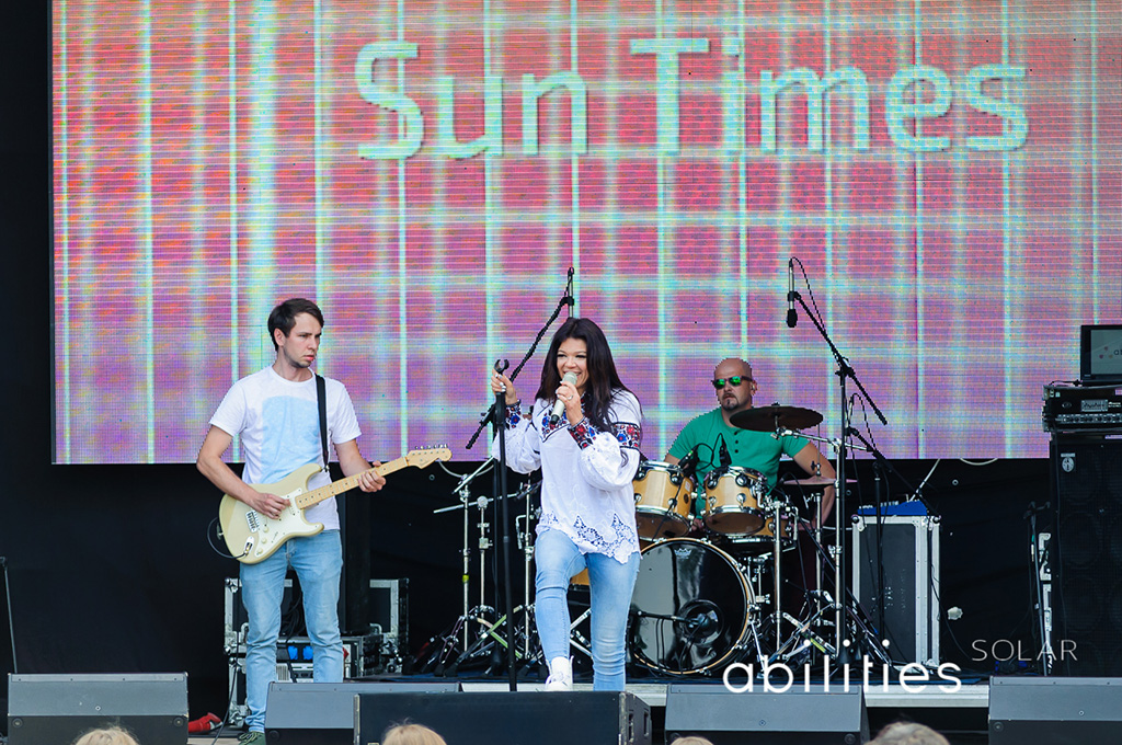 "Человек света": Руслана "зажгла" на фестивале в поддержку солнечной энергии (фото)