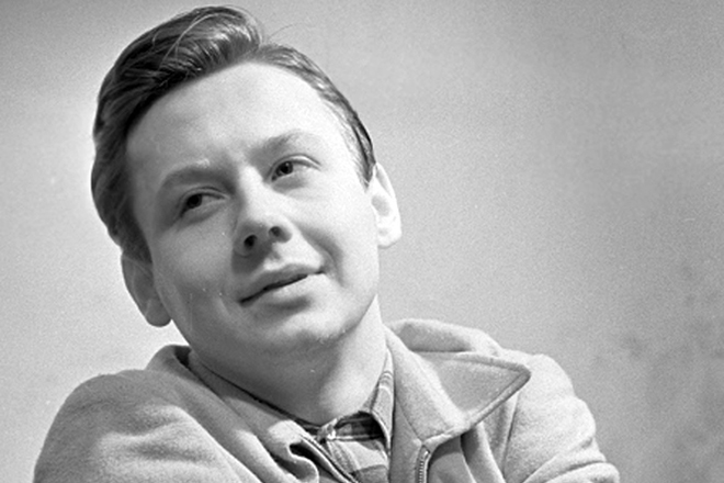 Молодий Олег Табаков