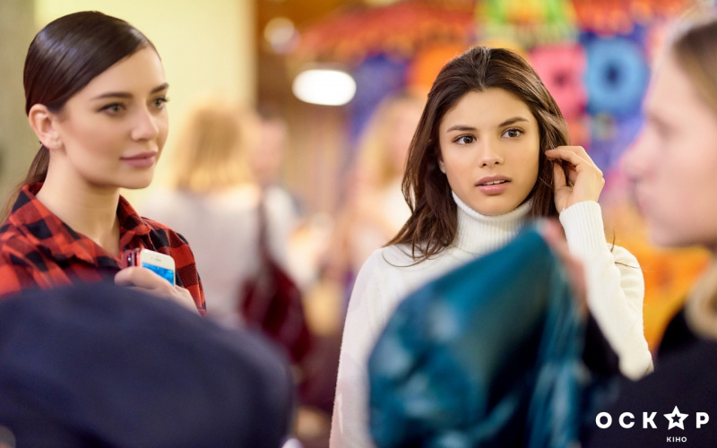 "Дуже погані матусі 2": Мішель Андраде і інші зірки відвідали прем'єру комедії