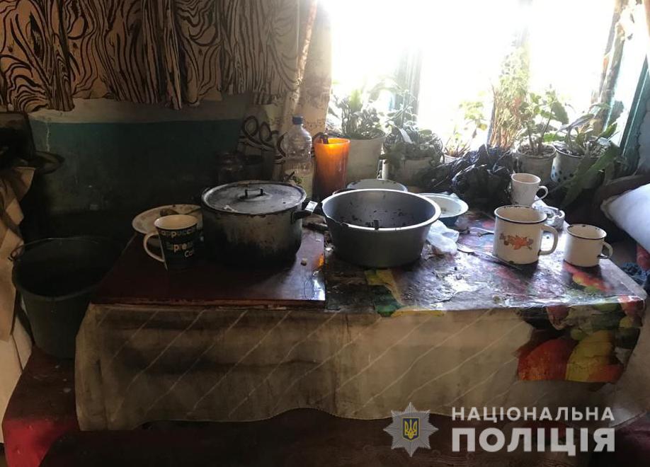 На Волыни 7-летний мальчик сбежал от матери и ночевал на болоте: дом хуже сарая