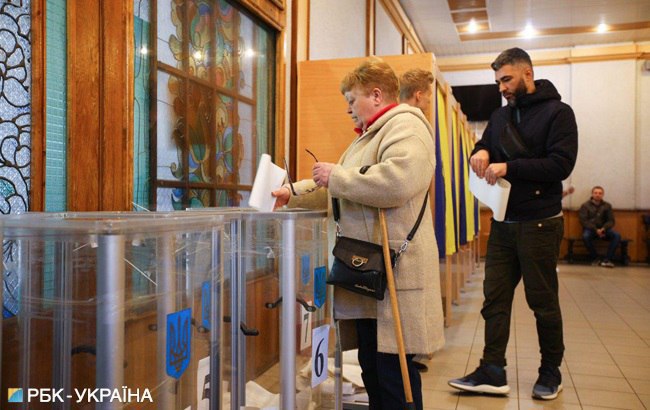 Вибори президента України: зафіксовано перше затримання за фотозйомку